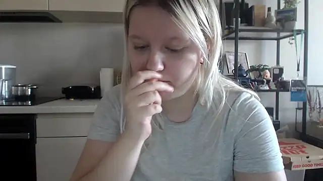 Snapshot of LenaSecret19 chatting on 06.25.26 LenaSecret19 online show from 06.25.26