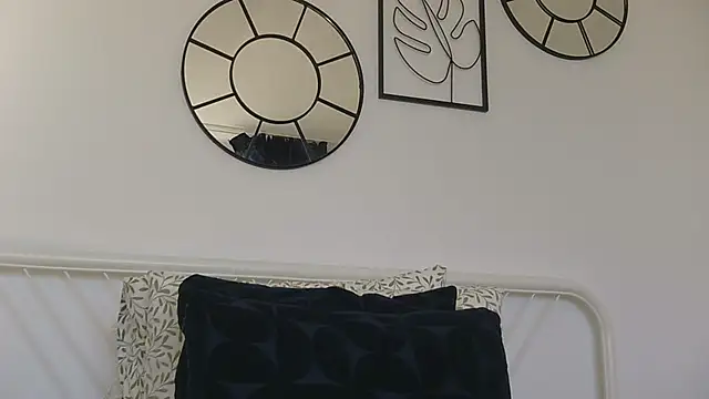 CelineThompson online show from 04.08.26