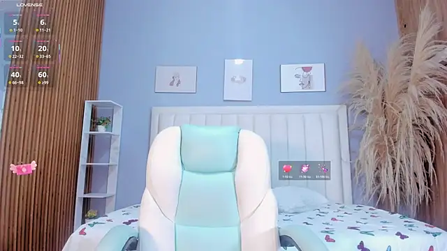 Anthonella Lux online show from 04.13.26