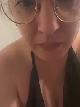 Snapshot of Xlilli69X chatting on 04.26.26 Xlilli69X online show from 04.26.26