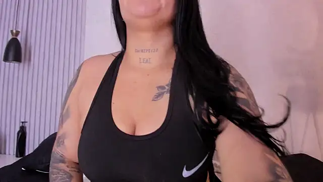 ManuelaMontes  online show from 04.06.26