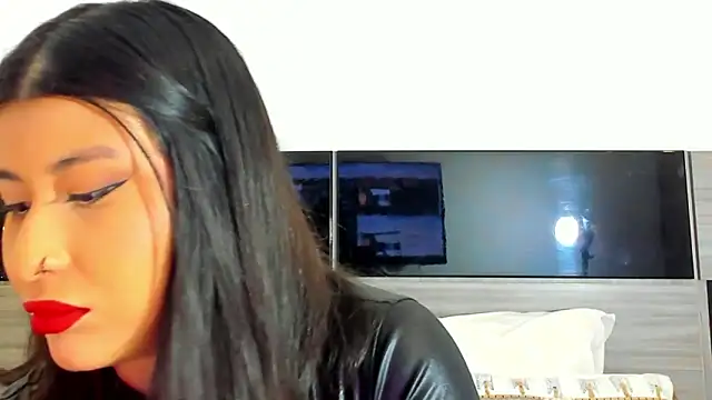 DaphneWayne online show from 04.15.26