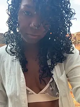 Snapshot of maryjane_ebony chatting on 04.22.26 maryjane ebony online show from 04.22.26
