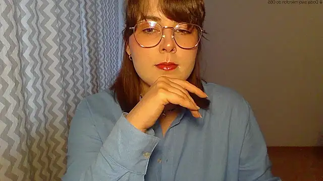 Snapshot of ClaraHard chatting on 05.27.26 ClaraHard online show from 05.27.26