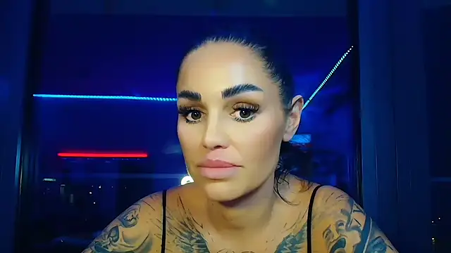 AMBER HARD online show from 04.19.26