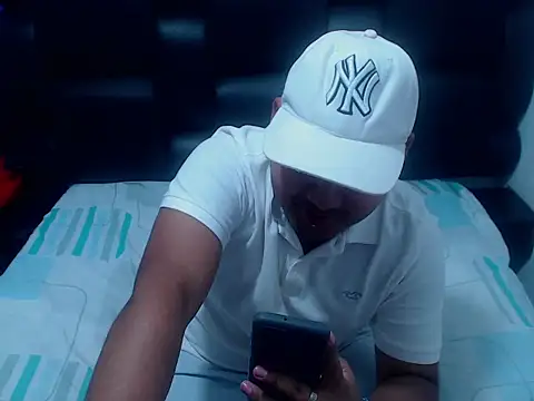 XNoahDeepThroatX online show from 03.27.26