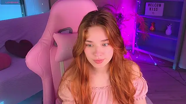 TiffanyVex online show from 04.20.26