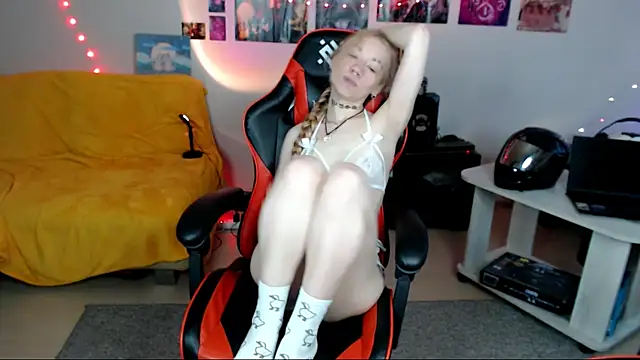 Snapshot of Nica_Kawaii chatting on 07.24.26 Nica Kawaii online show from 07.24.26