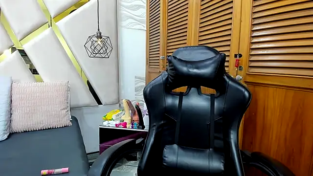 Candy Stormi online show from 04.21.26