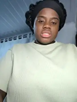 YourLiaa  online show from 04.23.26