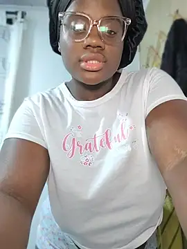 YourLiaa  online show from 04.26.26