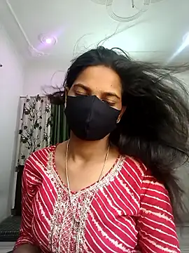 Snapshot of Itz_ishu chatting on 04.25.26 Itz ishu online show from 04.25.26