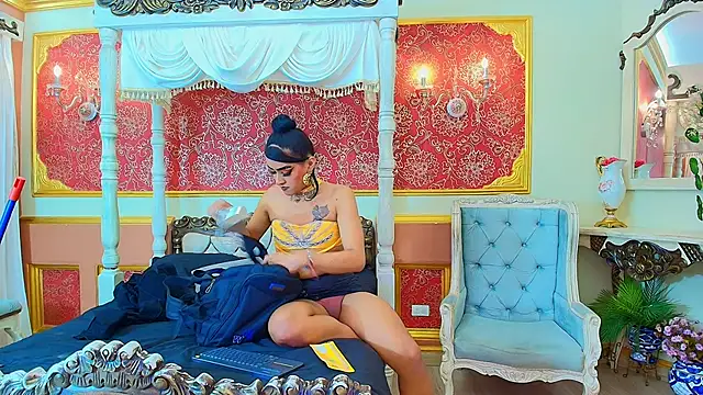 Sienna Dark online show from 06.06.26