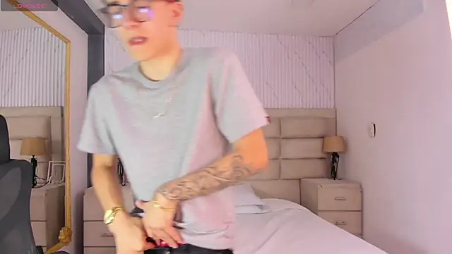 TylerCross  online show from 04.19.26