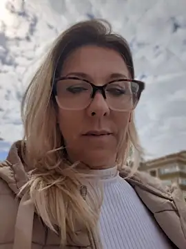 ManuelaX online show from 03.07.26