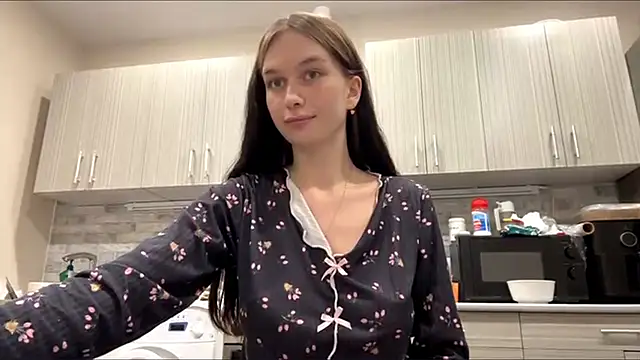 LaraDraggoo online show from 03.29.26