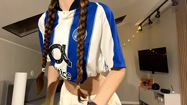 Kissme Kira online show from 06.12.26