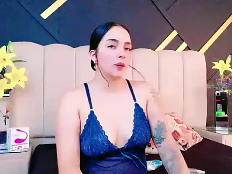 Snapshot of IsadoraSmit chatting on 05.15.26 IsadoraSmit online show from 05.15.26
