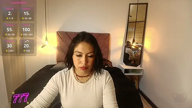 Amanda Fox   online show from 03.26.26