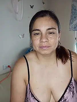 Snapshot of BettyBoo_w chatting on 07.25.26 BettyBoo w online show from 07.25.26