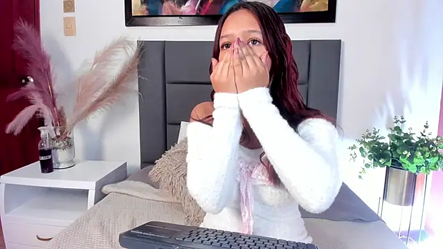 Snapshot of FreyaCameron chatting on 05.22.26 FreyaCameron online show from 05.22.26