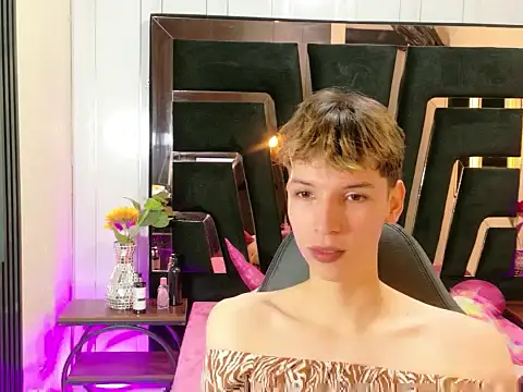 Stefany PiInk online show from 03.16.26