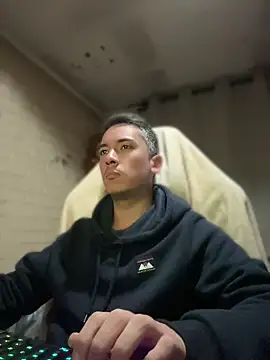 Cr1sXPorn online show from 04.22.26