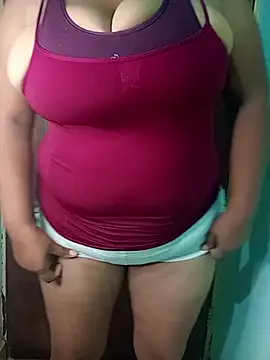 Snapshot of latina_bigtitss chatting on 05.01.26 latina bigtitss online show from 05.01.26