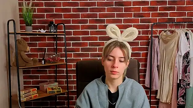 RebeccaaNelson online show from 03.24.26