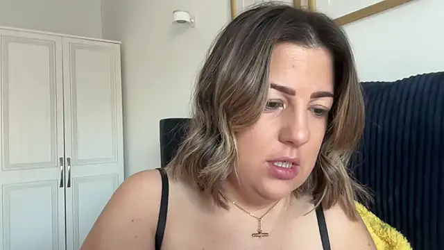 annabellewarick online show from 04.25.26