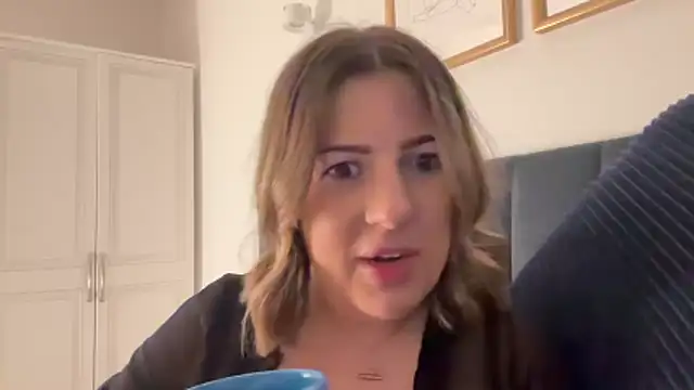 Snapshot of annabellewarick chatting on 04.29.26 annabellewarick online show from 04.29.26