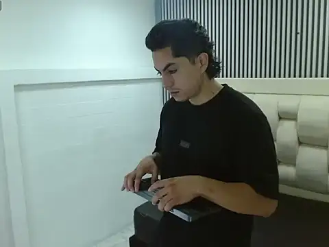 Alex Wolft online show from 03.26.26