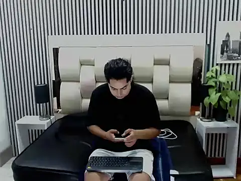 Snapshot of Alex_Wolft chatting on 05.04.26 Alex Wolft online show from 05.04.26