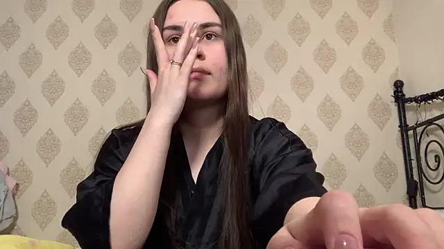 LucyMur online show from 04.18.26