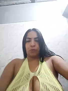 Snapshot of Carolinna chatting on 06.15.26 Carolinna online show from 06.15.26