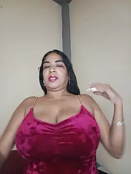 Snapshot of Carolinna chatting on 07.01.26 Carolinna online show from 07.01.26