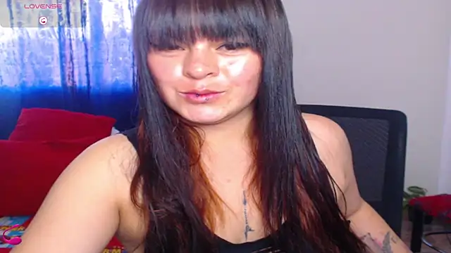 Snapshot of V_ALERY chatting on 03.15.26 V ALERY online show from 03.15.26