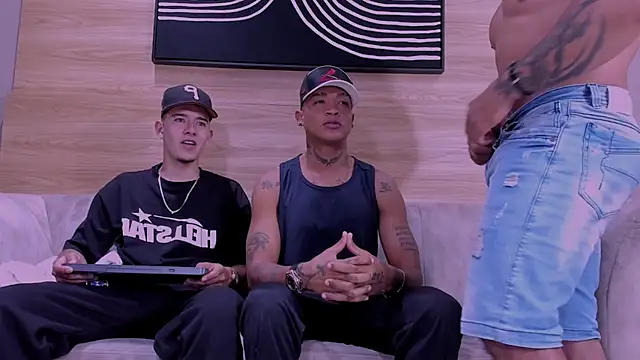 Snapshot of aleck_friends chatting on 03.09.26 aleck friends online show from 03.09.26