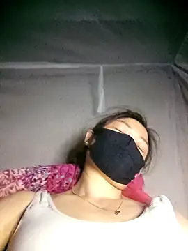 Bling-pusy online show from 04.18.26