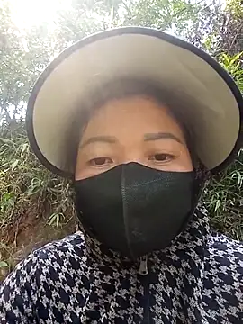 Bling-pusy online show from 04.21.26