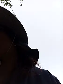 Yellow-pink online show from 03.13.26