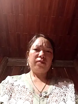 Yellow-pink online show from 04.18.26