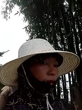 Yellow-pink online show from 05.19.26