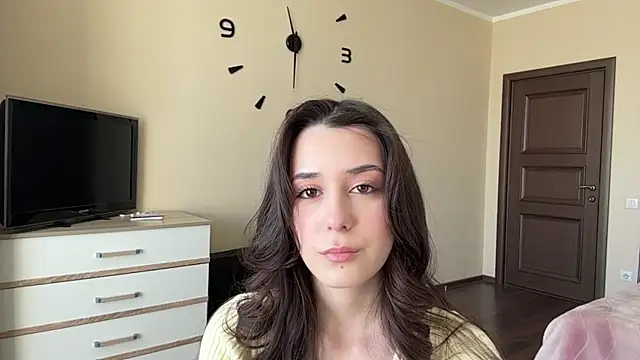 AdeleVelvet online show from 04.10.26