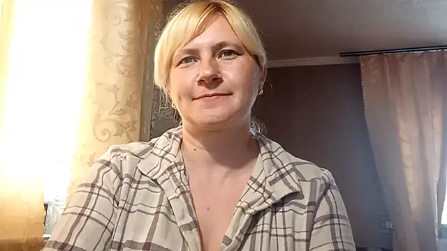 Snapshot of DiamondLady555 chatting on 05.31.26 DiamondLady555 online show from 05.31.26