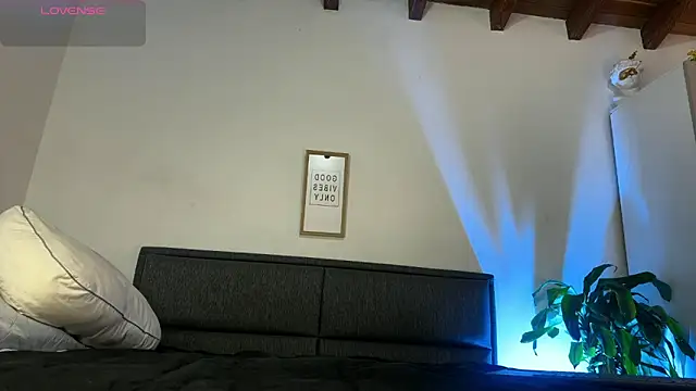 Mateobaer  online show from 03.24.26