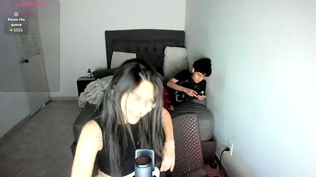 Cloebennet013 online show from 04.27.26