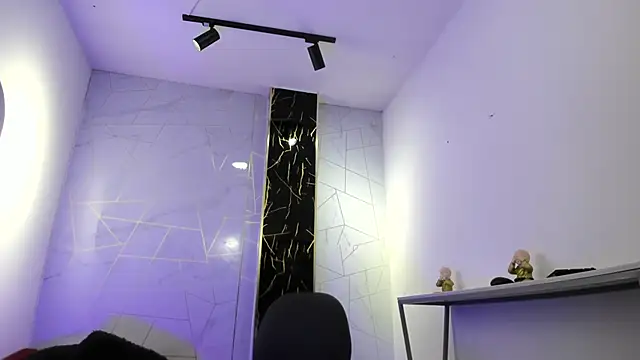 Valentin Lux online show from 04.22.26