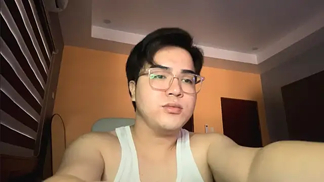 SinfulLuca online show from 03.10.26