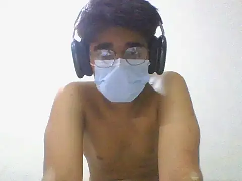 Snapshot of dopa_6917 chatting on 05.24.26 dopa 6917 online show from 05.24.26